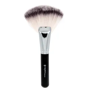 Crown Pro Deluxe Fan Brush - SS023